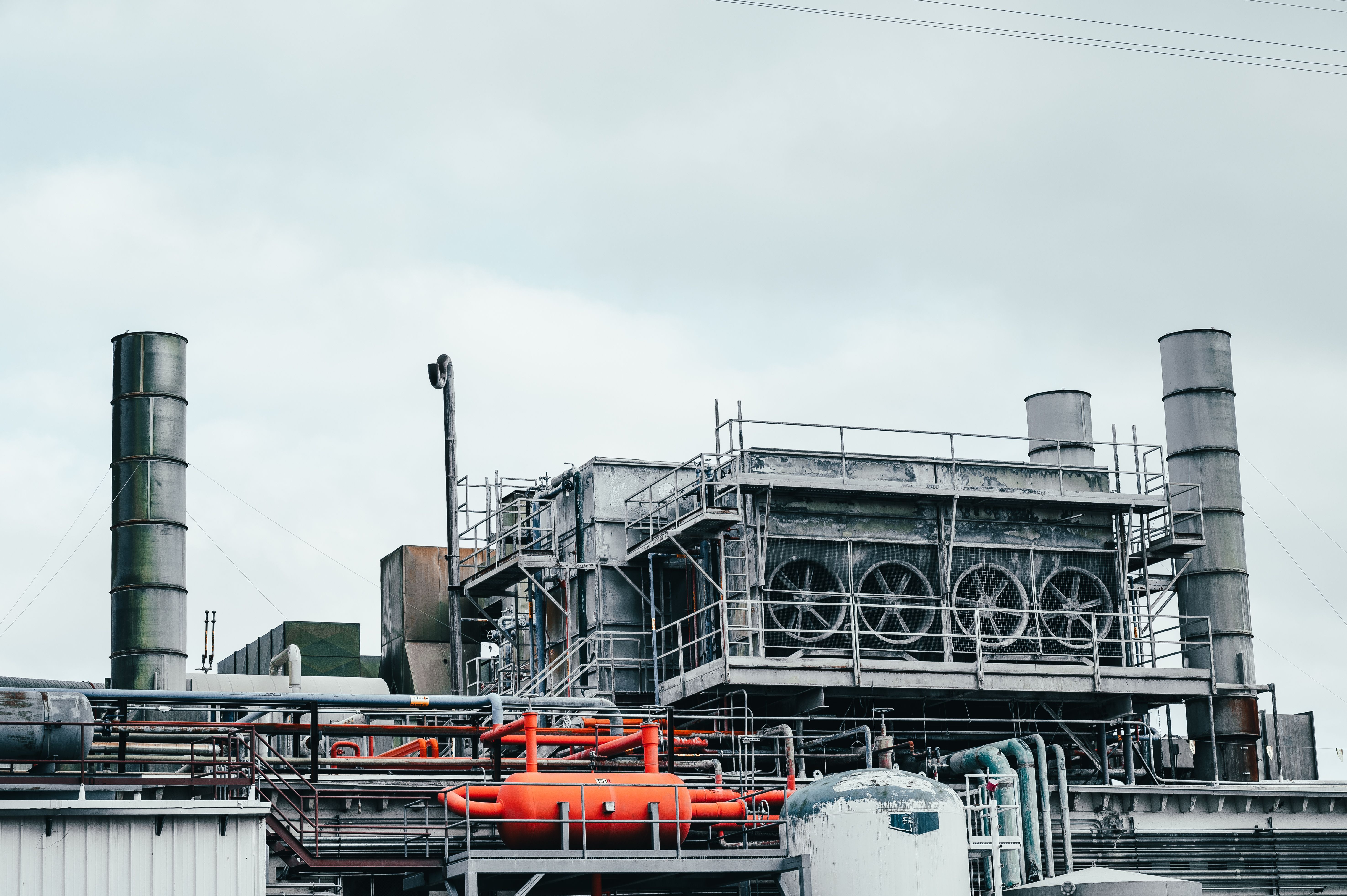 Planta de manufactura industrial en el Gran Buenos Aires con líneas de producción en actividad